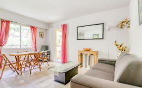 Quiet Holiday Home With Swimming Pool